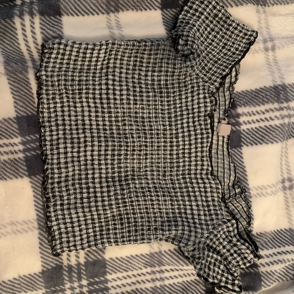 Urban Outfitters Tops - Cropped Checkered Print Top